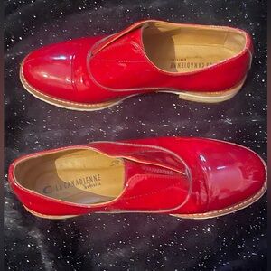 La CANADIENNE Vibrant Red Patent Flats